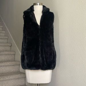 Marc New York Sz M Black Collared Faux Fur Vest